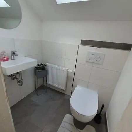 Apartment Gemuetliche Bei Mit Balkon