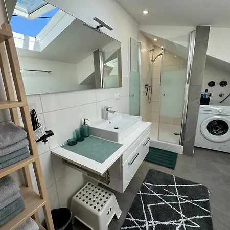 Voll Ausgestattete Mit Suedbalkon Familien- & Hundefreundlich *